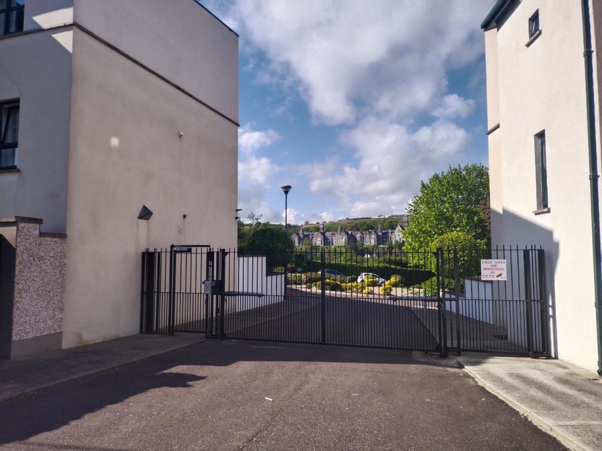 Crescent Apartments Homestay Cork Exterior foto