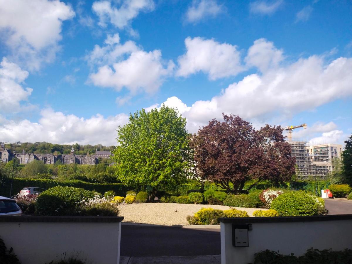 Crescent Apartments Homestay Cork Exterior foto